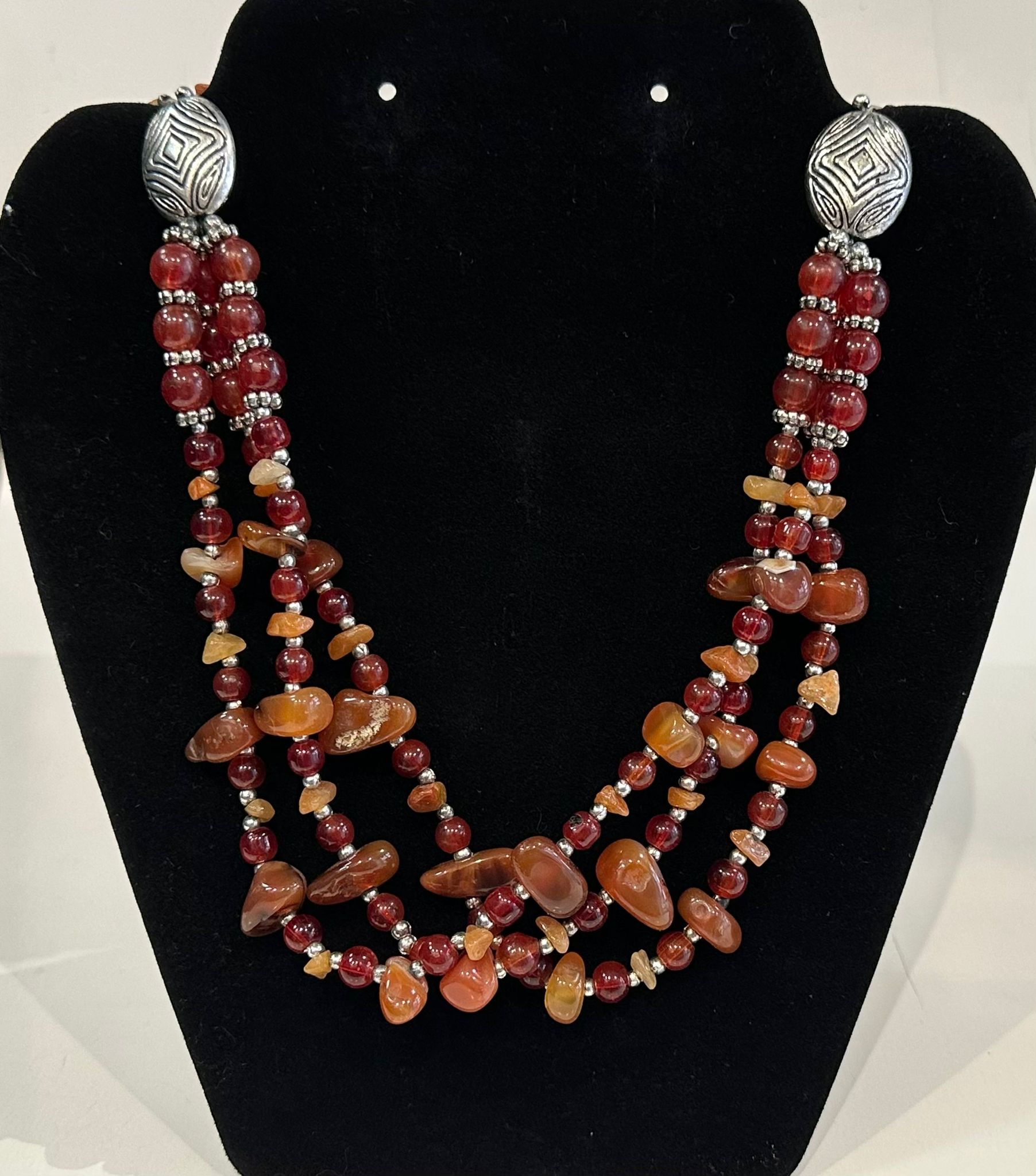 Colier din chihlimbar