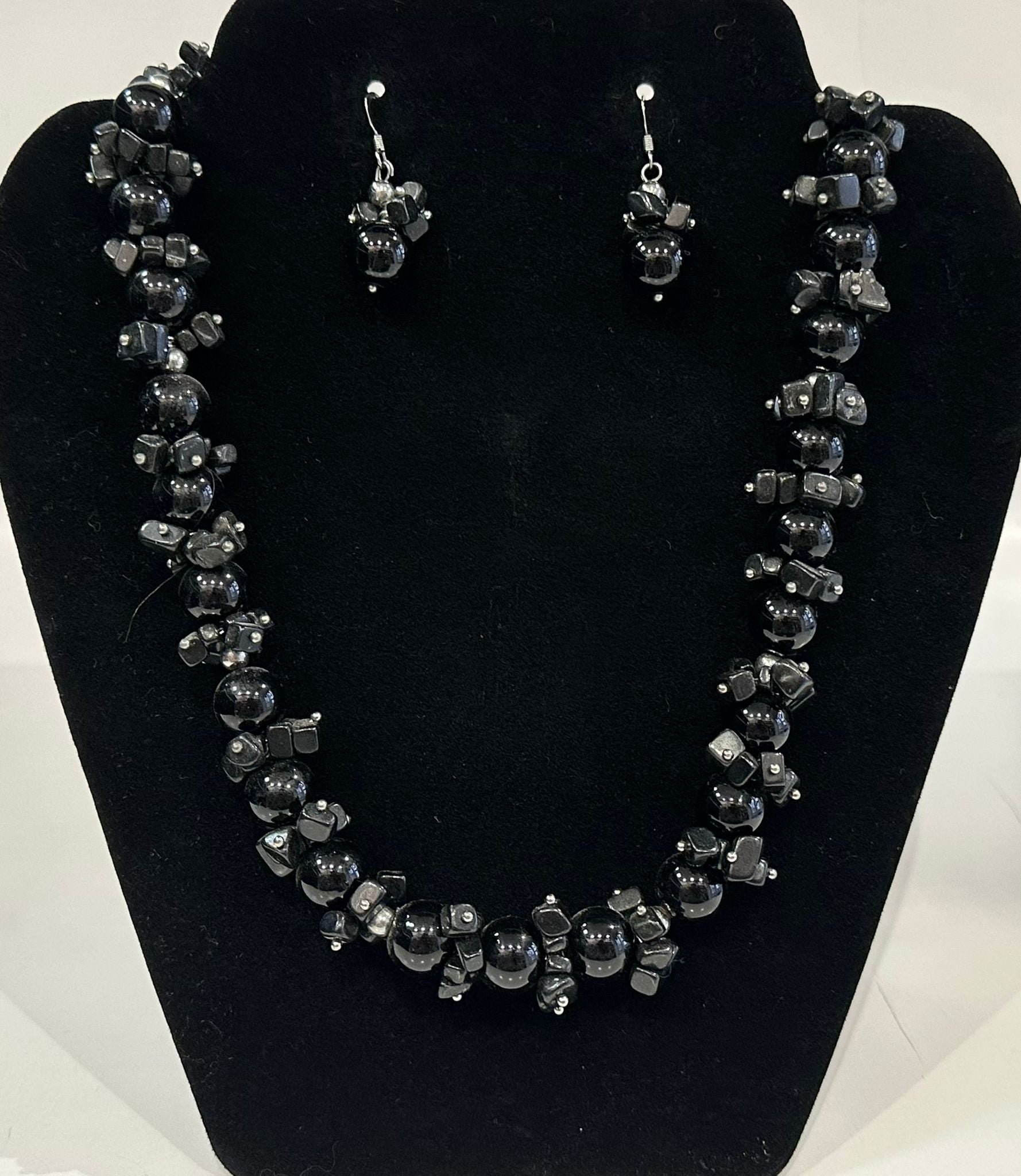 Set colier si cercei din agat negru