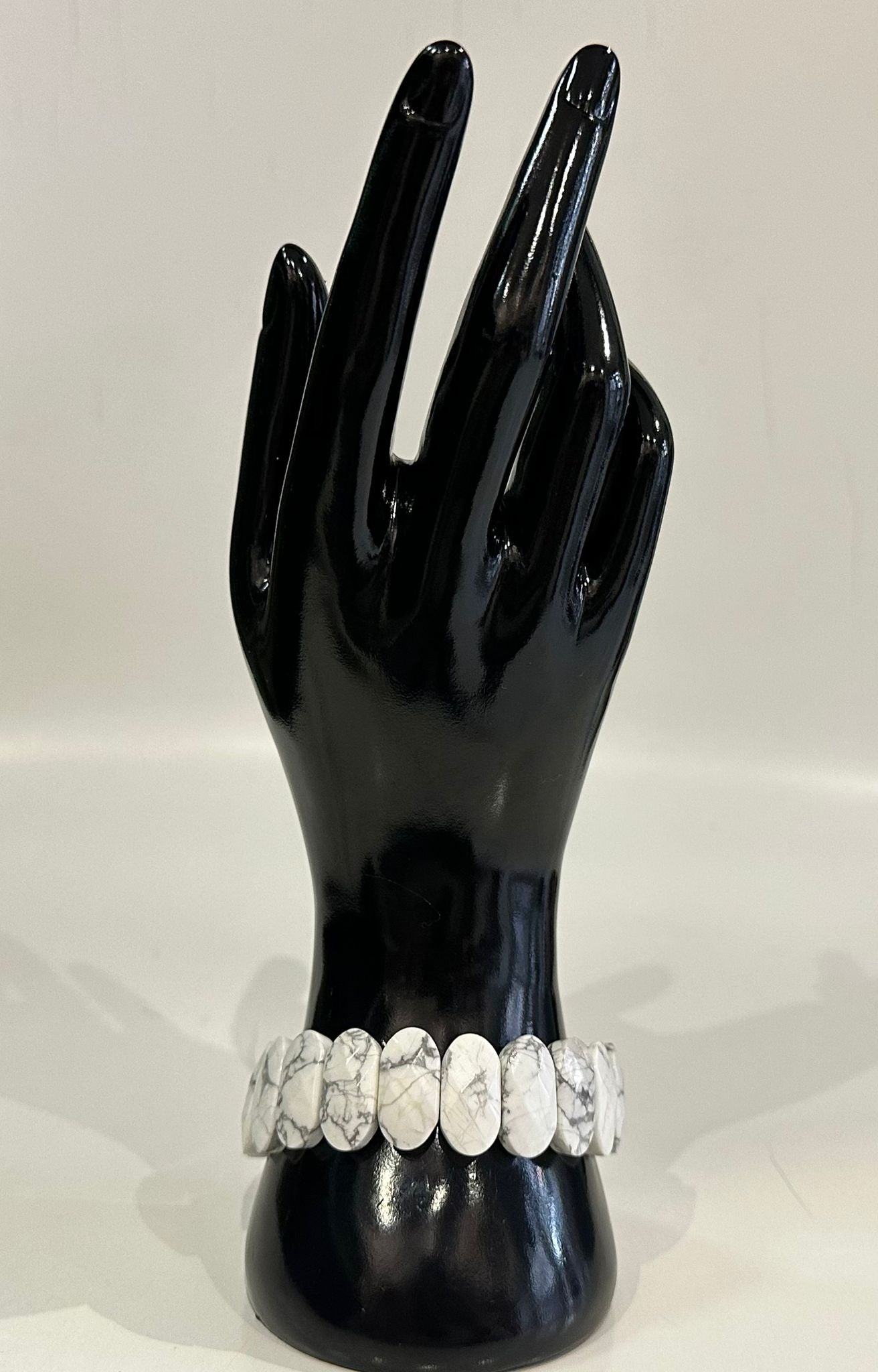 Bratara din magnezit